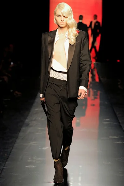 Look 2
